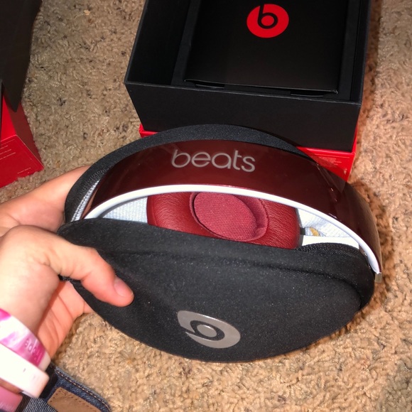 BRAND NEW BEATS SOLO 2 - Picture 4 of 5